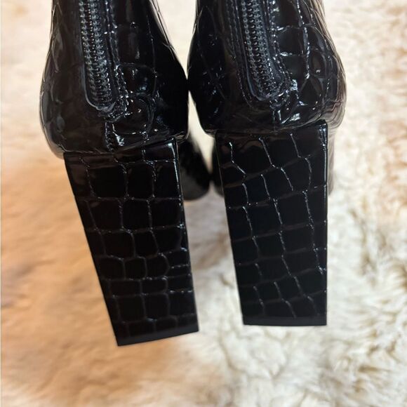 Good American Black Heeled Boots with Stiletto Heel - Picture 6 of 7